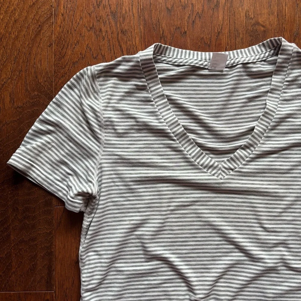 GapFit Gray White Striped Ruched Active Tee | Size Small